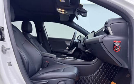 Mercedes-Benz A-Класс, 2022 год, 2 100 000 рублей, 11 фотография