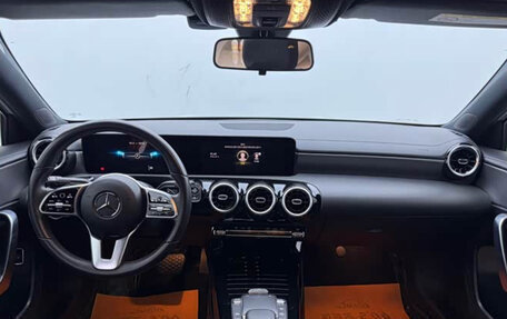Mercedes-Benz A-Класс, 2022 год, 2 100 000 рублей, 13 фотография