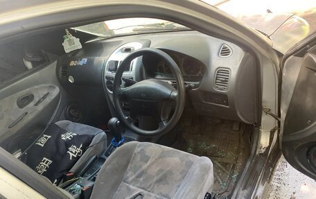 Mitsubishi Carisma I, 1998 год, 110 000 рублей, 2 фотография