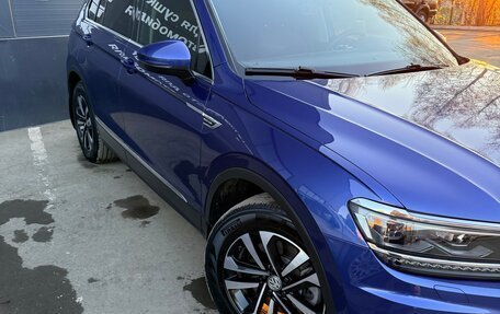 Volkswagen Tiguan II, 2018 год, 2 900 000 рублей, 2 фотография