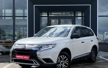 Mitsubishi Outlander III рестайлинг 3, 2019 год, 1 599 000 рублей, 1 фотография