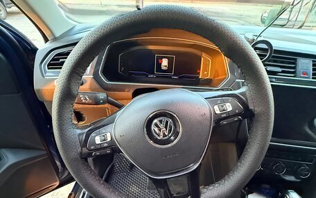 Volkswagen Tiguan II, 2018 год, 2 900 000 рублей, 24 фотография