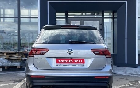 Volkswagen Tiguan II, 2018 год, 2 199 000 рублей, 6 фотография