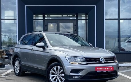 Volkswagen Tiguan II, 2018 год, 2 199 000 рублей, 3 фотография