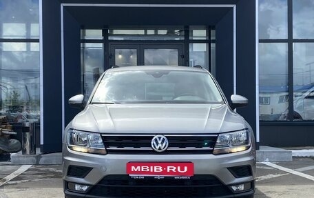 Volkswagen Tiguan II, 2018 год, 2 199 000 рублей, 2 фотография