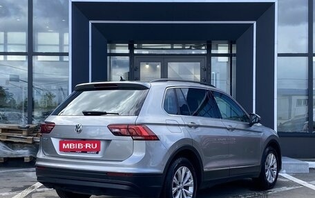 Volkswagen Tiguan II, 2018 год, 2 199 000 рублей, 5 фотография