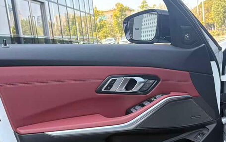 BMW 3 серия, 2023 год, 2 930 000 рублей, 12 фотография