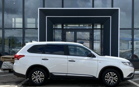 Mitsubishi Outlander III рестайлинг 3, 2019 год, 1 599 000 рублей, 4 фотография