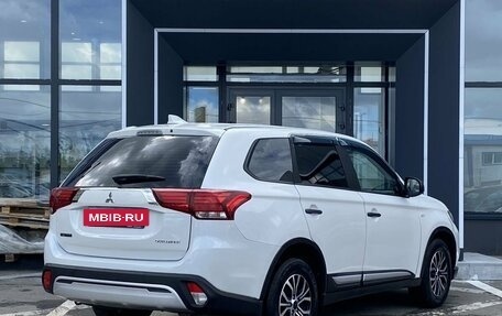 Mitsubishi Outlander III рестайлинг 3, 2019 год, 1 599 000 рублей, 5 фотография