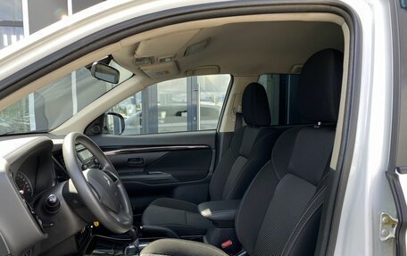 Mitsubishi Outlander III рестайлинг 3, 2019 год, 1 599 000 рублей, 17 фотография