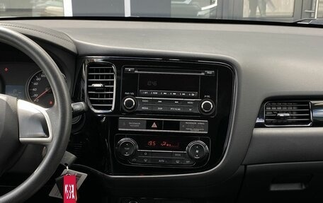 Mitsubishi Outlander III рестайлинг 3, 2019 год, 1 599 000 рублей, 12 фотография