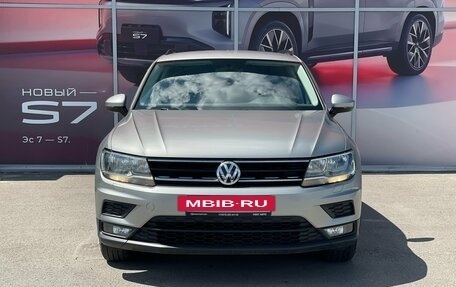 Volkswagen Tiguan II, 2018 год, 1 980 000 рублей, 2 фотография