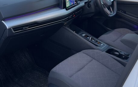 Volkswagen Golf VIII, 2021 год, 1 630 000 рублей, 28 фотография