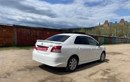 Toyota Yaris III рестайлинг, 2009 год, 799 000 рублей, 3 фотография