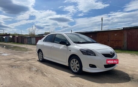 Toyota Yaris III рестайлинг, 2009 год, 799 000 рублей, 2 фотография