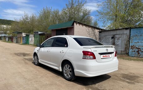 Toyota Yaris III рестайлинг, 2009 год, 799 000 рублей, 4 фотография