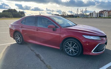 Toyota Camry, 2021 год, 2 450 000 рублей, 9 фотография