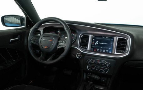 Dodge Charger, 2019 год, 2 700 000 рублей, 13 фотография