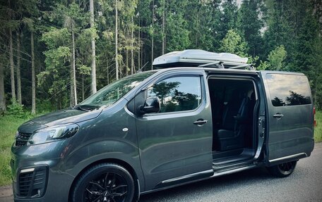 Opel Zafira Life I, 2021 год, 4 100 000 рублей, 10 фотография