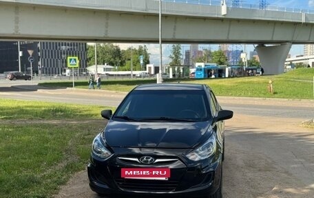 Hyundai Solaris II рестайлинг, 2012 год, 490 000 рублей, 3 фотография