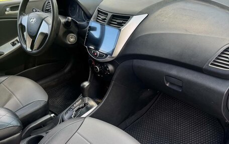Hyundai Solaris II рестайлинг, 2012 год, 490 000 рублей, 7 фотография