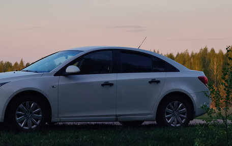 Chevrolet Cruze II, 2012 год, 650 000 рублей, 3 фотография