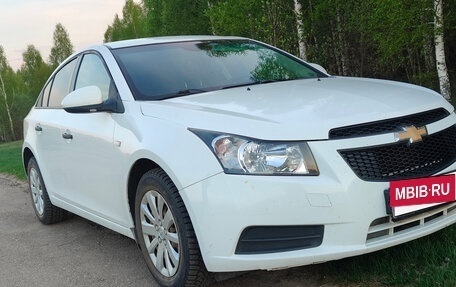 Chevrolet Cruze II, 2012 год, 650 000 рублей, 2 фотография