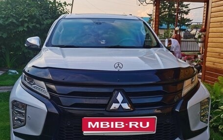 Mitsubishi Pajero Sport III рестайлинг, 2020 год, 4 100 000 рублей, 3 фотография