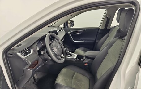 Toyota RAV4, 2025 год, 4 990 000 рублей, 19 фотография
