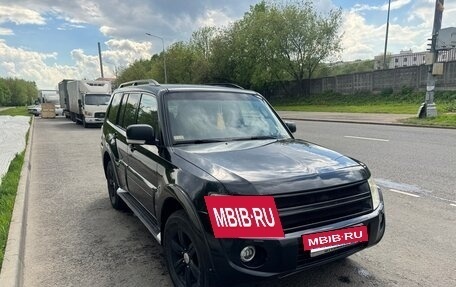 Mitsubishi Pajero IV, 2011 год, 1 990 000 рублей, 2 фотография