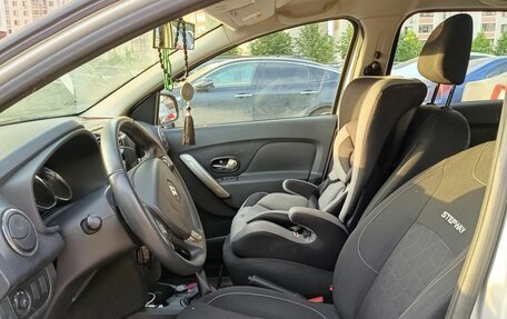 Renault Sandero II рестайлинг, 2017 год, 1 000 000 рублей, 9 фотография