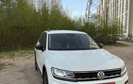Volkswagen Tiguan II, 2019 год, 2 400 000 рублей, 4 фотография