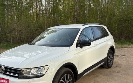 Volkswagen Tiguan II, 2019 год, 2 400 000 рублей, 2 фотография
