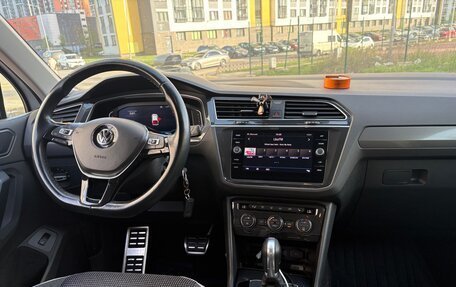Volkswagen Tiguan II, 2019 год, 2 400 000 рублей, 16 фотография