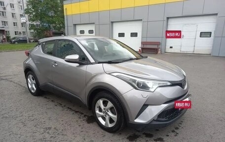 Toyota C-HR I рестайлинг, 2017 год, 2 200 000 рублей, 3 фотография