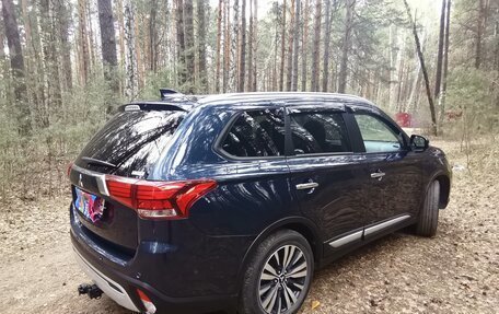 Mitsubishi Outlander III рестайлинг 3, 2021 год, 3 050 000 рублей, 6 фотография