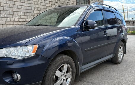 Mitsubishi Outlander III рестайлинг 3, 2011 год, 950 000 рублей, 2 фотография