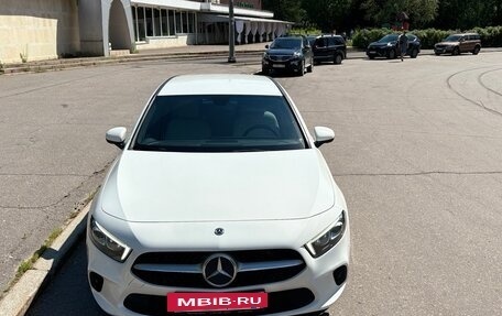 Mercedes-Benz A-Класс, 2018 год, 2 000 000 рублей, 2 фотография