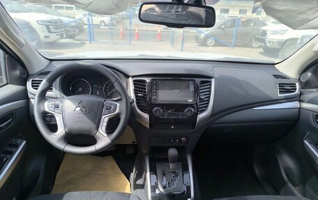 Mitsubishi Pajero Sport III рестайлинг, 2023 год, 3 500 888 рублей, 12 фотография