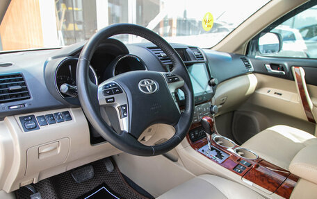 Toyota Highlander III, 2011 год, 1 948 000 рублей, 14 фотография
