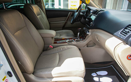 Toyota Highlander III, 2011 год, 1 948 000 рублей, 20 фотография