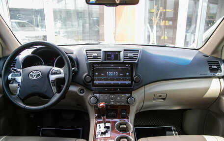 Toyota Highlander III, 2011 год, 1 948 000 рублей, 18 фотография