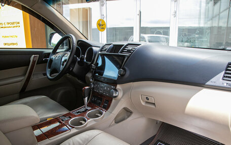 Toyota Highlander III, 2011 год, 1 948 000 рублей, 21 фотография