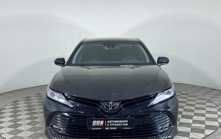 Toyota Camry, 2018 год, 2 390 000 рублей, 2 фотография