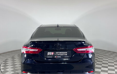 Toyota Camry, 2018 год, 2 390 000 рублей, 6 фотография