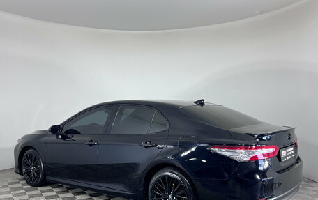 Toyota Camry, 2018 год, 2 390 000 рублей, 7 фотография