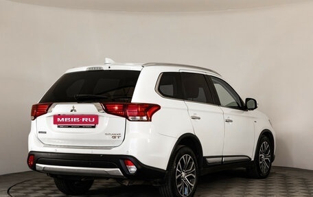 Mitsubishi Outlander III рестайлинг 3, 2017 год, 2 149 000 рублей, 5 фотография
