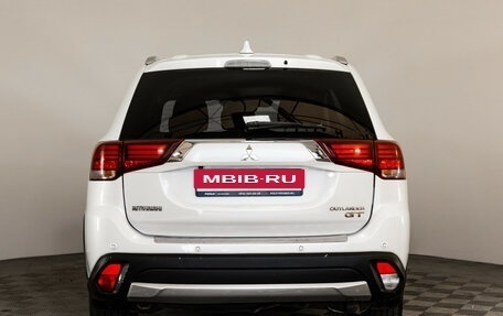 Mitsubishi Outlander III рестайлинг 3, 2017 год, 2 149 000 рублей, 6 фотография