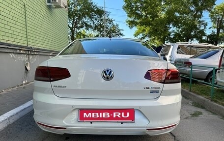 Volkswagen Passat B8 рестайлинг, 2015 год, 1 520 000 рублей, 15 фотография