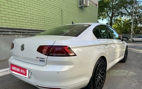 Volkswagen Passat B8 рестайлинг, 2015 год, 1 520 000 рублей, 18 фотография